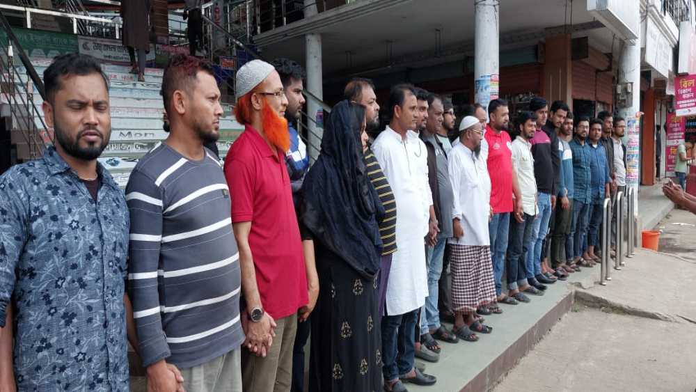 কাল‌কি‌নি‌তে পূর্ব শত্রুতার জেরে  মৃধা ইলেকট্রনিক্স এর দোকান  ভাংচুর