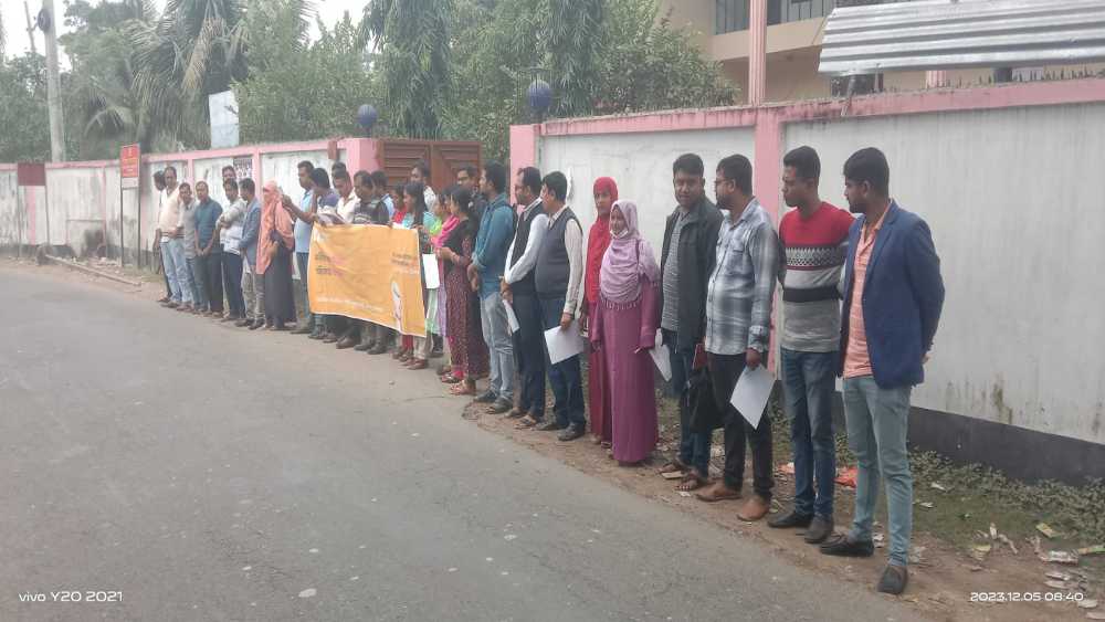মোংলায় নারী নির্যাতন প্রতিরোধ পক্ষ পালন উপলক্ষ্যে ব্রাকের মানববন্ধন