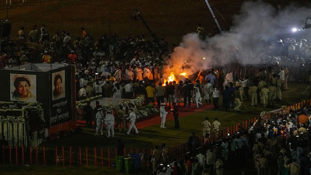 সন্ধ্যায় রাষ্ট্রীয় মর্যাদায় শেষকৃত্য হলো কিংবদন্তি সংগীতশিল্পী লতা মঙ্গেশকরের-ছবি সংগৃহীত