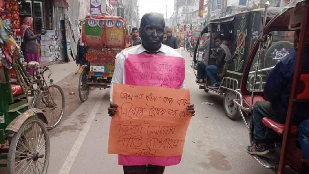 দুপুরে নগরীর লালবাগ থেকে পদযাত্রা শুরু করেন রেদওয়ান রনি-ছবি সংগৃহীত