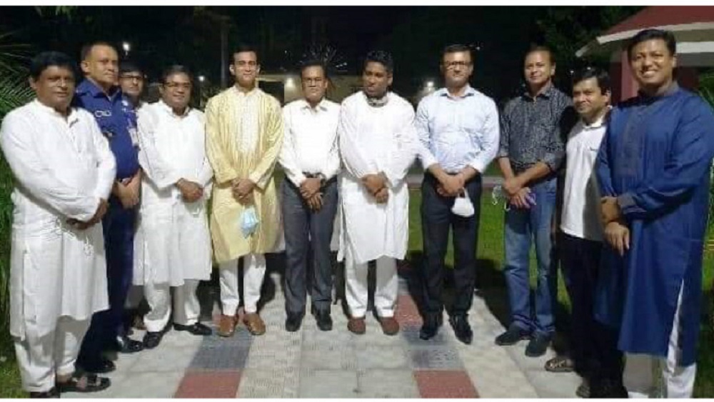বিসিসি পরিচ্ছন্নতা কর্মীদের সঙ্গে সদর উপজেলার নির্বাহী কর্মকর্তার ভুল বুঝাবুঝির কারণে যে অনাকাঙ্ক্ষিত ঘটনা ঘটেছিল তা অবসানে রোববার রাতে বরিশাল বিভাগীয় ও জেলা প্রশাসনের ঊর্ধ্বতন কর্মকর্তাদের সঙ্গে এক বৈঠক হয়েছে-ছবি: সংগৃহীত