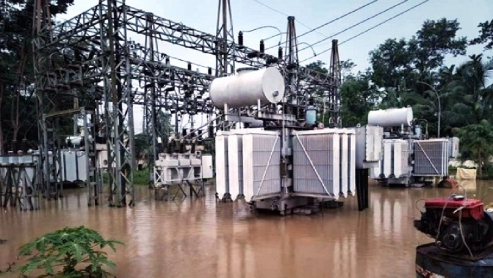 সুনামগঞ্জের জগন্নাথপুরে একটি সাব-স্টেশনে পানি ঢুকে গেছে। ছবি : সংগৃহীত