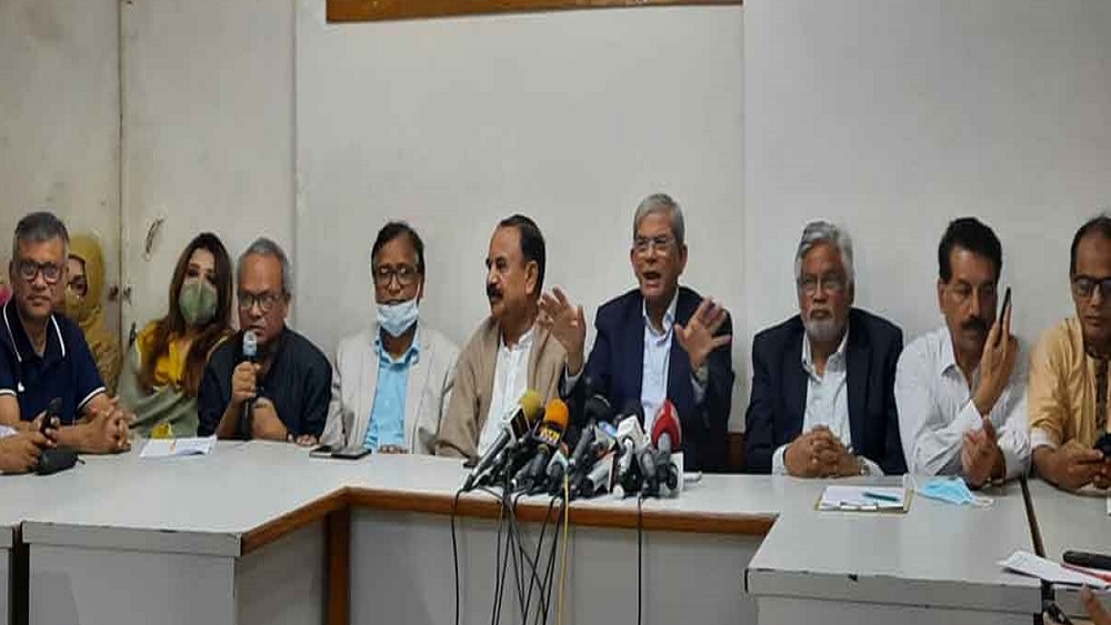 বুধবার দুপুরে নয়াপল্টনে বিএনপির কেন্দ্রীয় কার্যালয়ে এক সংবাদ সম্মেলনে বক্তব্য রাখেন দলটির মহাসচিব মির্জা ফখরুল ইসলাম আলমগীর-ছবি সংগৃহীত